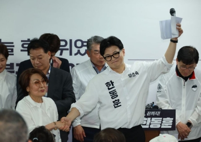 박민식·한동훈 나란히 개소식…지도부 총출동 vs 주민 북적