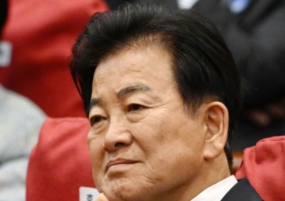 정동영 통일장관, 남북 女축구경기 직관 않기로