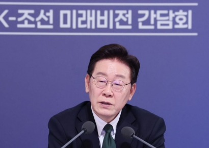 조선업계 만난 李대통령 "경기 변동폭 큰 데, 공공 발주는 불황기로 미뤄두면 어떤가"