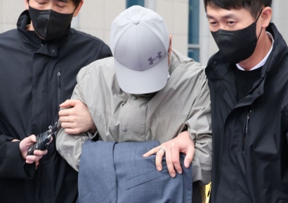"스스로 제어 안 됐다" 몰카 혐의 前장학관 정신감정 신청 