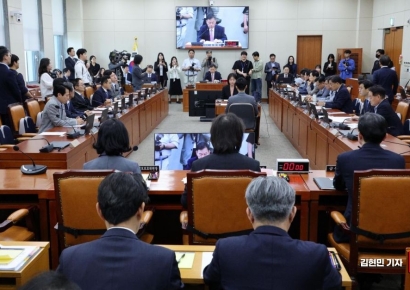 'AI 학습에 개인정보 활용' 개인정보보호법 개정안, 정무위 통과