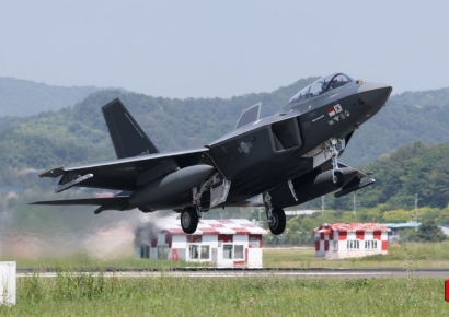 [图片] 空军试验评估团公开KF-21原型机飞行