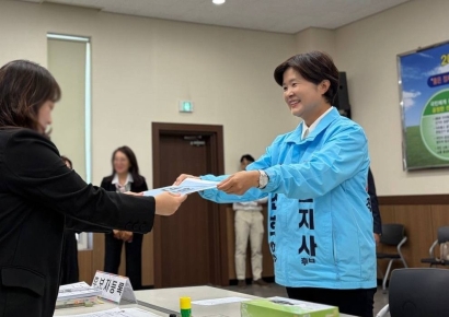 전희영, 경남도지사 후보 등록 … "첫 여성지도자로 도민 곁에서 힘이 될 것"