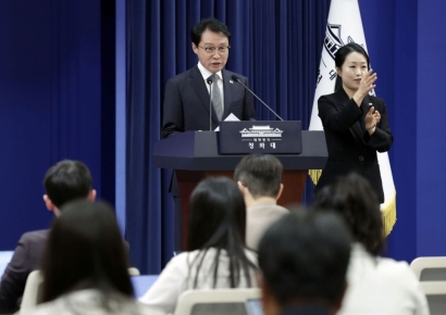 이 대통령, 복지1차관 현수엽·관세청장 이종욱 임명