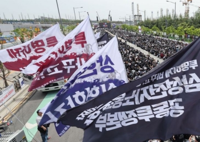 请年假、头像写“罢工”，称“三星像要垮了”……内部气氛不安