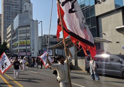 [르포]"주먹밥 먹고 가세요"…46년 전 오월로 돌아간 광주 금남로 