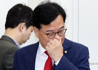 [포토] 지방선거 현안 기자간담회 참석하는 송언석