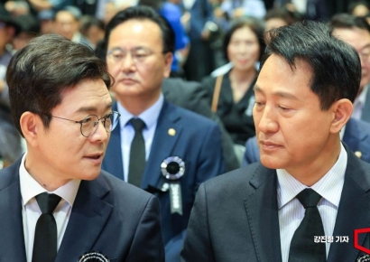 [포토] 의견 나누는 정원오 후보-오세훈 후보