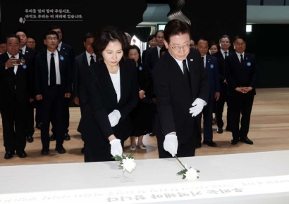 '5·18 마지막 가두 방송' 주인공 만난 李 "12월 3일 그 방송 따라 했다"