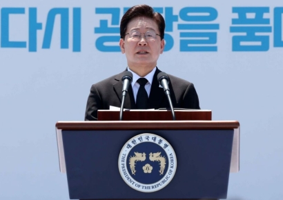 李대통령, '탱크데이' 스벅 겨냥 "저질 장사치의 비인간적 막장행태"