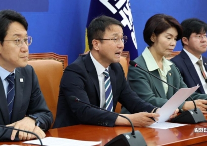 [포토] 한병도 "코스피 8000시대 뒷받침해야...野, 신속 원구성 협조하길"