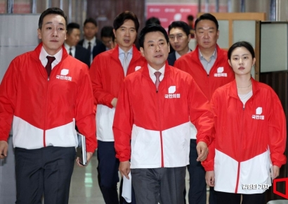 [포토] 중앙선대위 회의 참석하는 장동혁 대표
