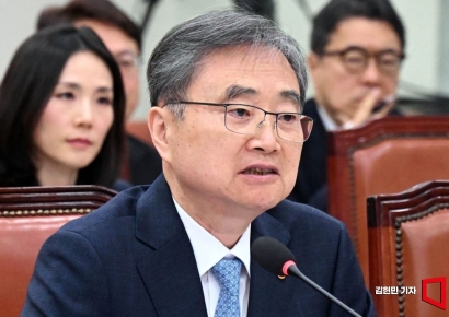 赵炫：“一艘韩国油轮正与伊朗协商后驶离霍尔木兹”