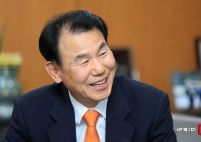 정은보 거래소 이사장 "전세계 거래소 일부만 살아남아…글로벌 무한경쟁" [코스피 1만시대]