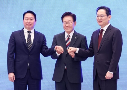 [클릭 e종목]"건설사, AI 생태계 구축으로 재평가 기회…비중확대 의견"