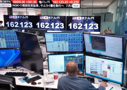 "Domestic Chicken Cheaper Than Brazilian"... Exchange Rate Shock Reshapes Japanese Dining Table [Mwonil Issyu]