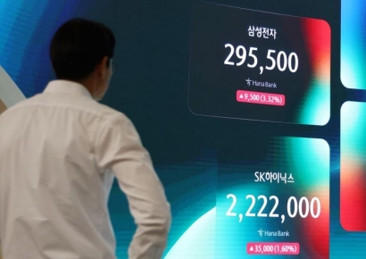 "교과서 같은 말 안 통해" 반도체 수출로 달러 쓸어 담는 한국…환율은 왜 이럴까[주末머니]