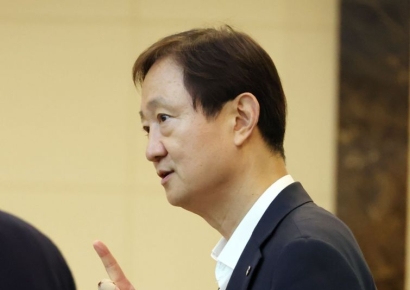 운용사 CEO 소집한 이찬진 "의결권 행사 공시, '복붙'식은 안돼"