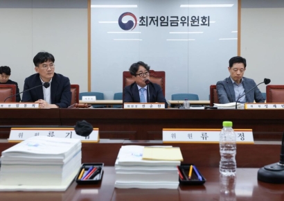 재계 "최저임금 인상·업종별 구분 무산 아쉬워…소상공인 어려움 가중"(종합)