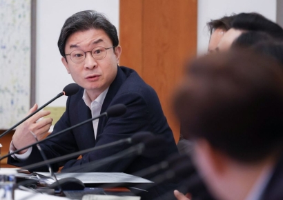 이억원 "삼전닉스 레버리지, 필요하면 개인별 투자한도 설정할 수도"