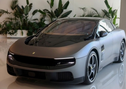 "Who Would Buy an 'Ugly' Car?" Despite Harsh Reviews, All $920,000 Ferraris Already Sold Out