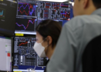 코스피, 기관·개인 순매수에 강보합…코스닥 6%대 급등