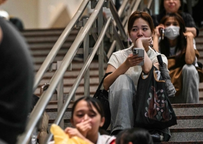 7,000 Stranded at Airport, Many Koreans Among Them... Emergency as Record-Breaking Rain Hits Greater Tokyo Area