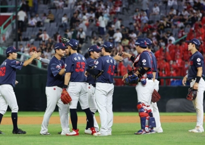'18조원에 팔린 농구팀'…팬심이 돈 되는 시대, 롯데자이언츠도 투자자산 될까[주末머니]