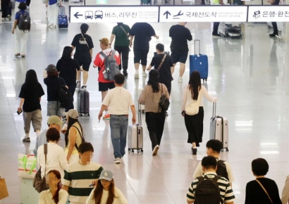 "전쟁에 유가까지 뛰었는데 버텼다"…증권가가 다시 보는 'LCC' [주末머니]