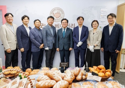 KB증권, 취약계층 자립지원 '베이커리 굿니스' 열어