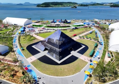 "70 Billion Spent, But Just a 'Luxury Greenhouse'? ... A Disappointing First Weekend at the Yeosu Islands Expo"