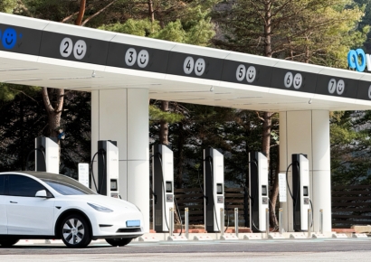 Switching from Grandeur to EV Saves 2 Million Won Annually...165 km on a 10-Minute Fast Charge