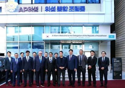 AP위성, 부천 AIT센터에 카자흐스탄 정부·우주산업 대표단 방문