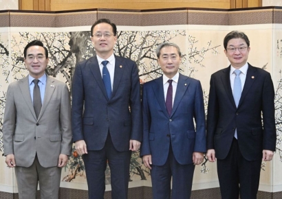 경제수장들 "금리상승 과도하면 초과세수 활용 국채발행 물량 축소"