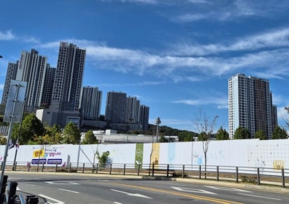 An Apartment Once Worth 400 Million Won Nears 1 Billion... "Still Worth It" as 1990s-Born Pangyo Workers Flock to Gyeonggi Gwangju [Report]