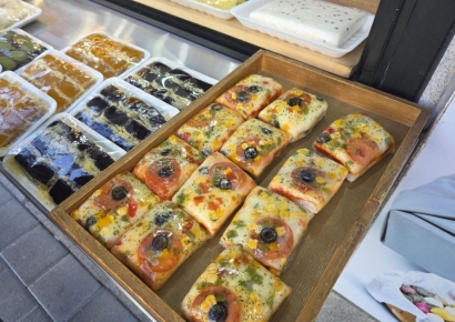 "사장님, 이건 뭐예요?" 2000원짜리 '피자 닮은 떡'…동네 떡집까지 난리 났다[맛잘알X파일]