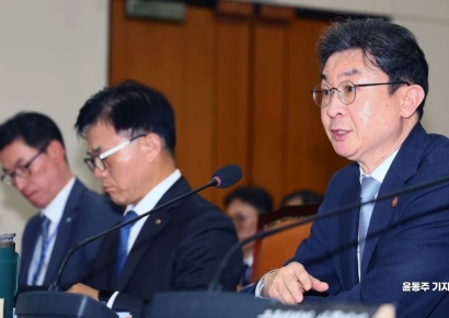 "조각투자 운영실적 없는 곳 인가" 질타에…이억원 "절차는 공정했다" 해명[2026국감]