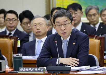'도입 반대 기관 있었나' 질문에…이억원 "3배 레버리지 도입 안했다" 우회답변[2026국감]