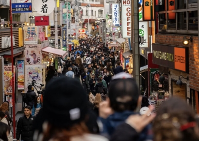 "Chinese Tourists Won't Go Anymore"... Arrivals Halved, but Koreans Say "Now's Our Chance" and Open Their Wallets in Japan