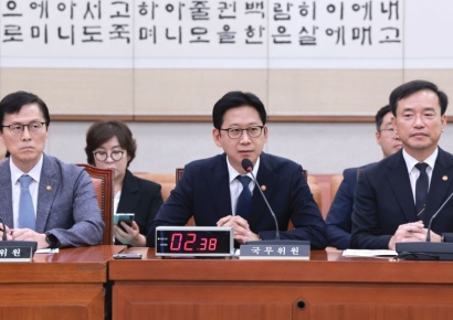 국감장 생중계한 AI 스마트글래스…배경훈 "대응 방안 조속히 마련"[2026국감]