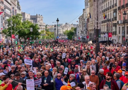 "They're Coming After My Pension Too?" Public Unease Mounts... Spain Sees Mass Protest Over Reform Push